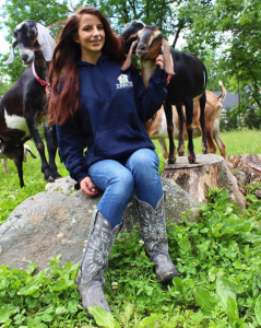 17 Year Old’s Secret – How She Built a Successful Family Farm Business With GOATS!